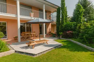 referenzen/garten-holzdeck-wasserspiel/05